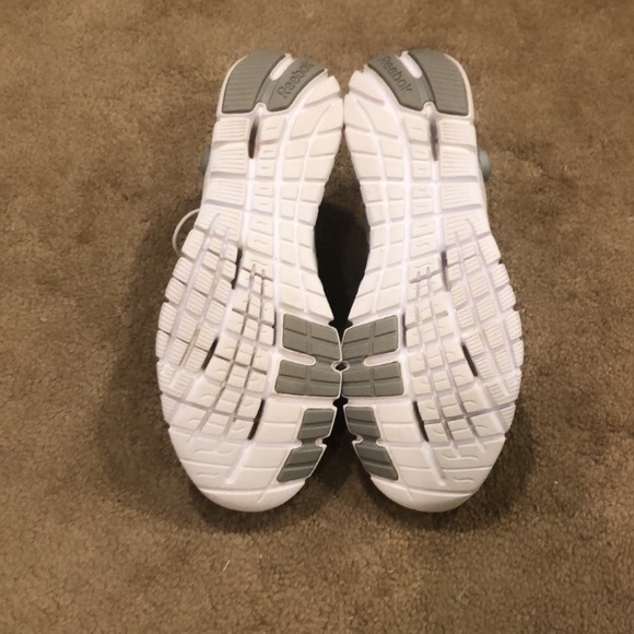 Reebok Women's Z-Pump Fusion Running Shoe - Picture 10 of 11